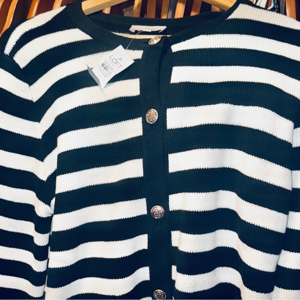 New LOFT Women's Striped Black and white Cardigan 🐼